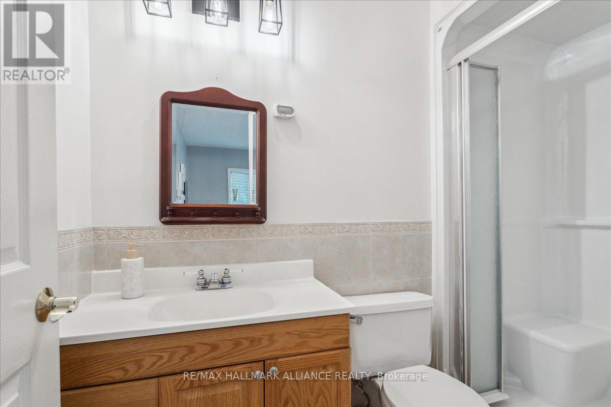 Photo 25 of 222 Alscot Crescent, Oakville ON