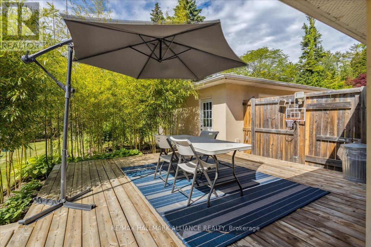 Photo 32 of 222 Alscot Crescent, Oakville ON