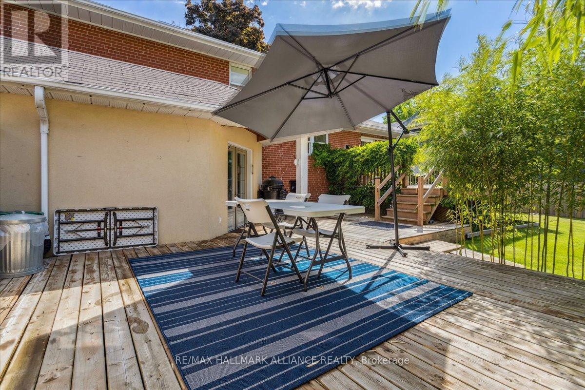 Photo 33 of 222 Alscot Crescent, Oakville ON