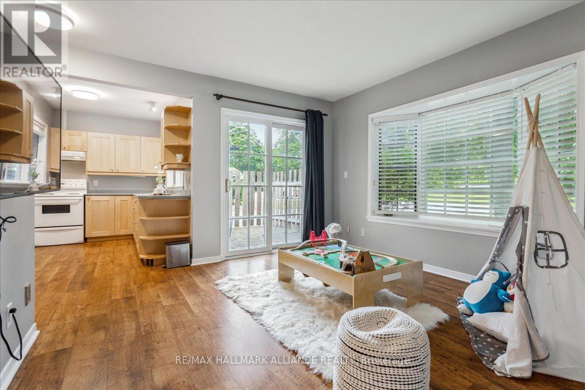 Photo 24 of 222 Alscot Crescent, Oakville ON
