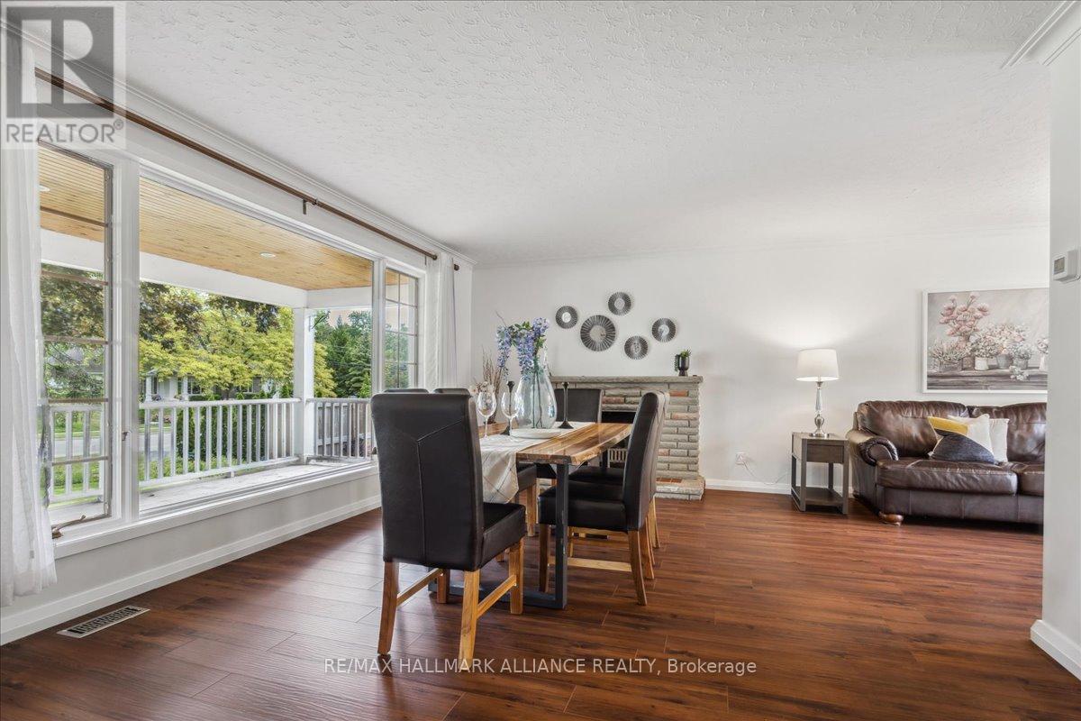 Photo 6 of 222 Alscot Crescent, Oakville ON
