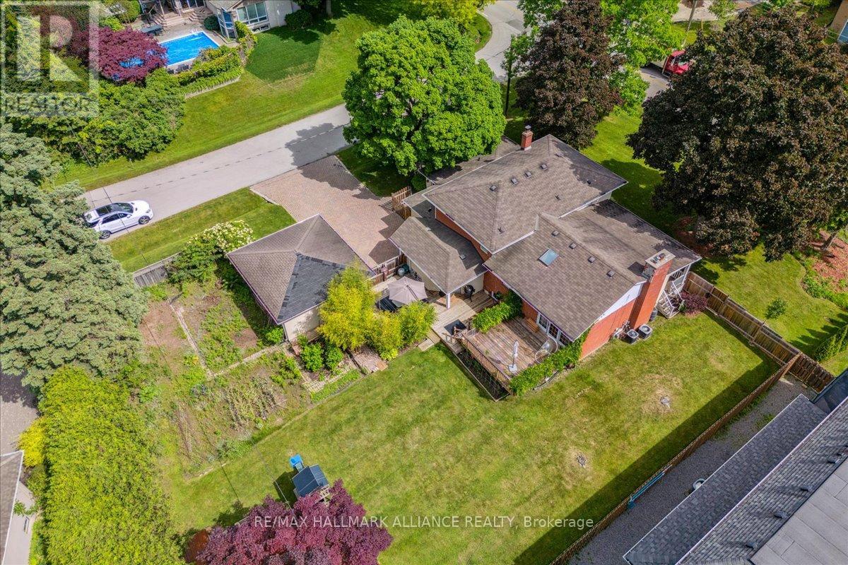 Photo 39 of 222 Alscot Crescent, Oakville ON