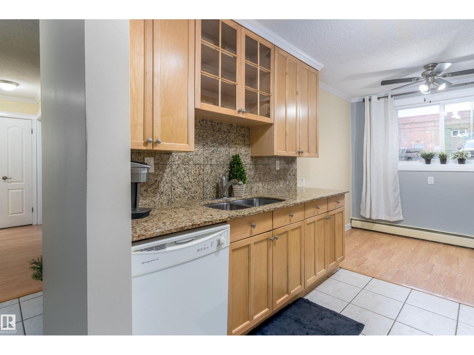Photo 6 of 102 9925 83 Av Nw, Edmonton AB