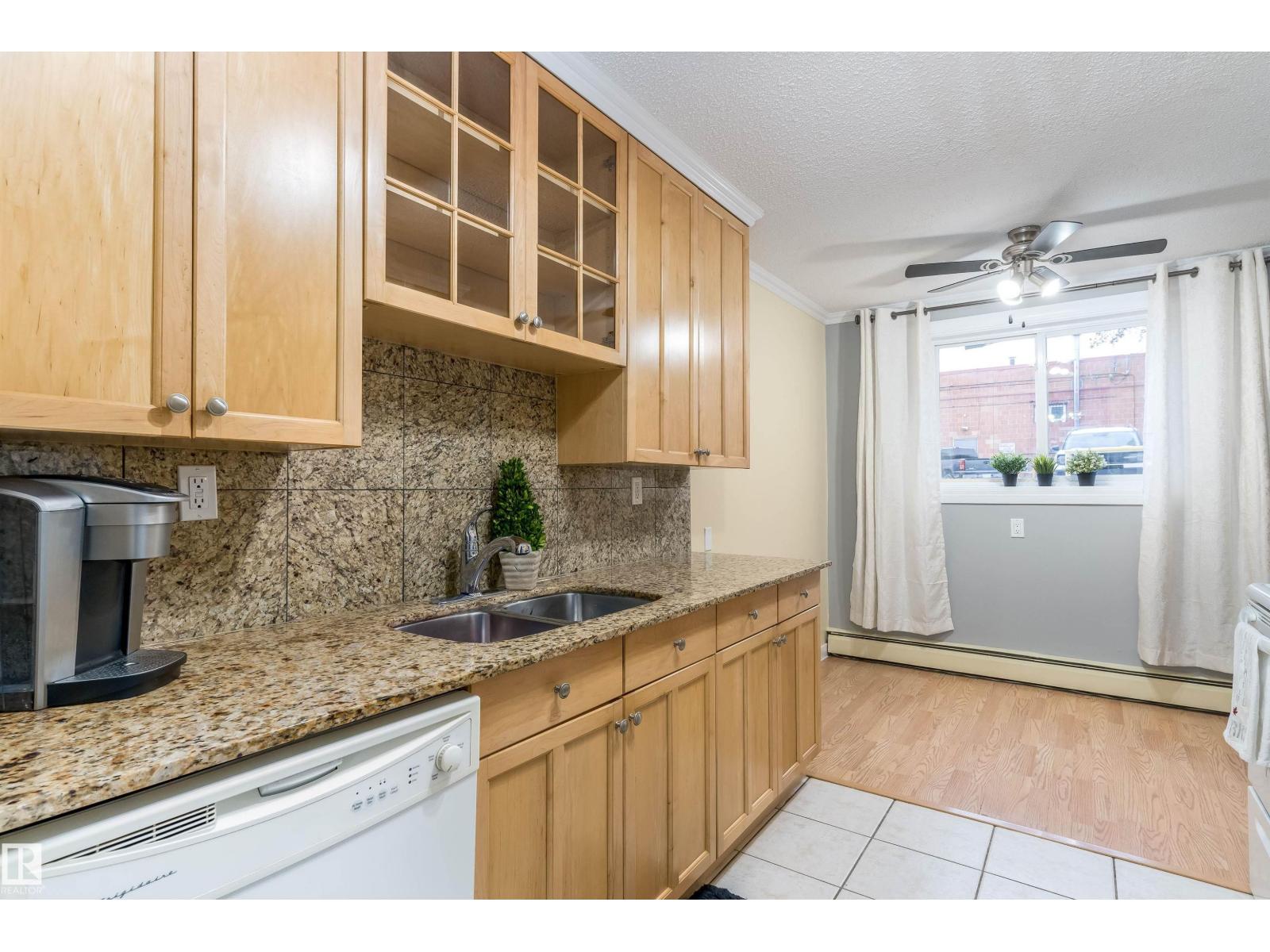 Photo 7 of 102 9925 83 Av Nw, Edmonton AB