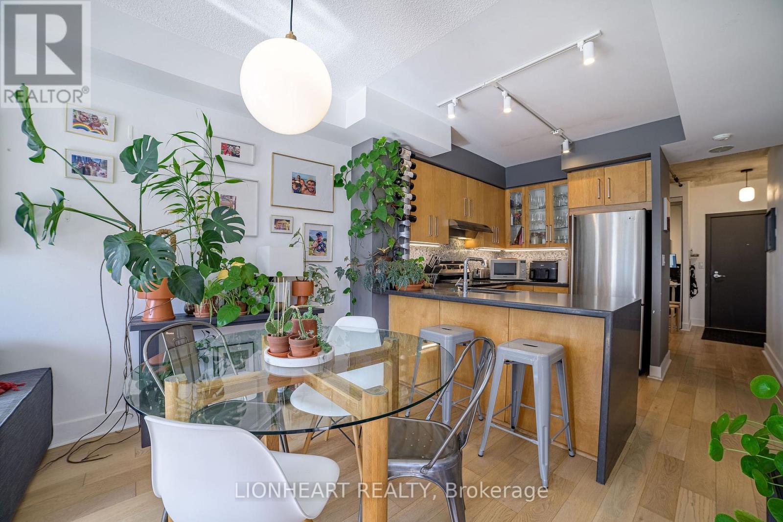 Photo 11 of 610 168 King Street, Toronto ON