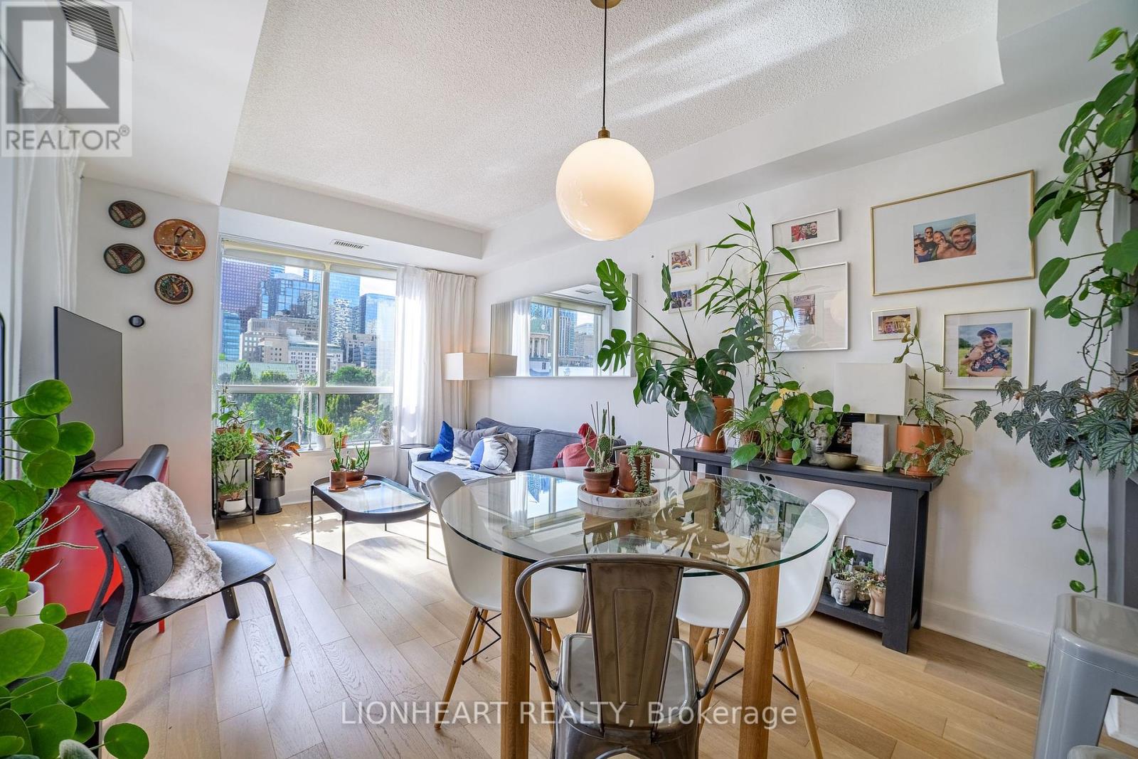Photo 12 of 610 168 King Street, Toronto ON