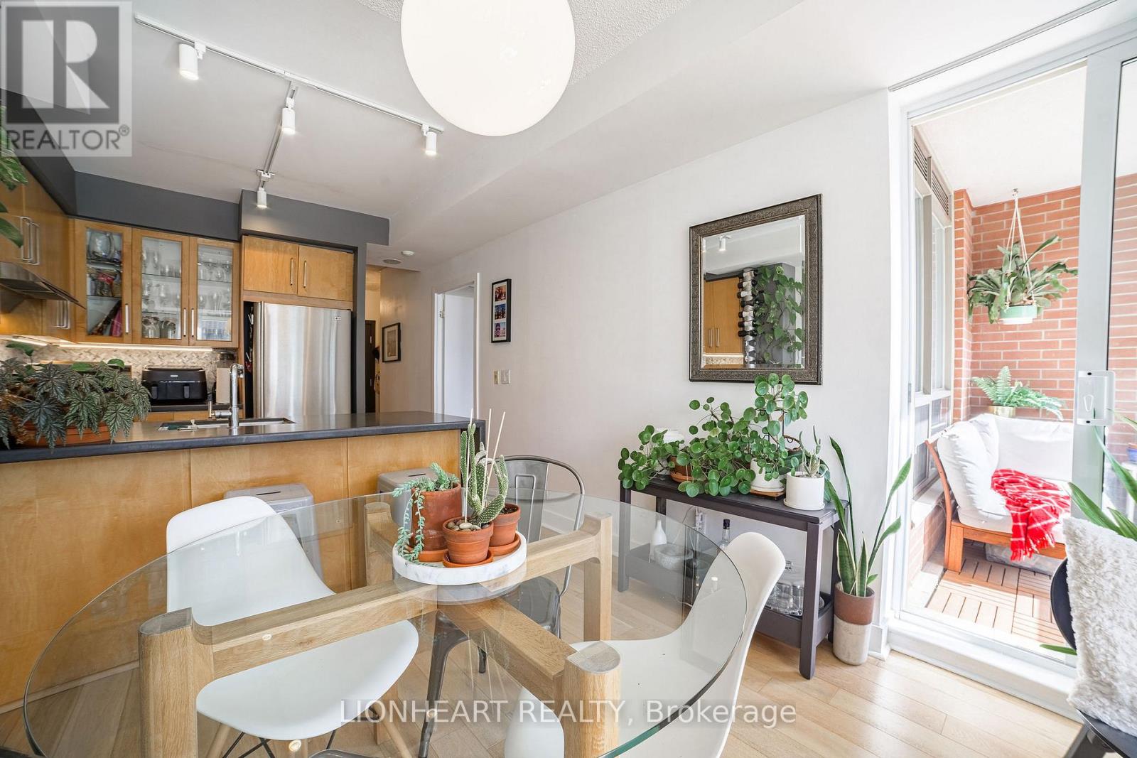 Photo 13 of 610 168 King Street, Toronto ON