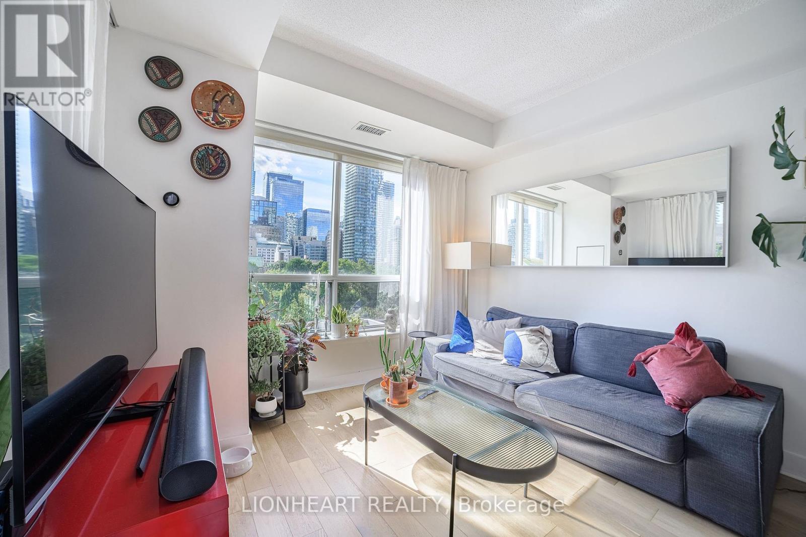 Photo 14 of 610 168 King Street, Toronto ON