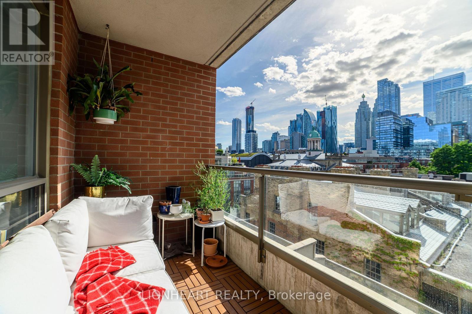 Photo 16 of 610 168 King Street, Toronto ON