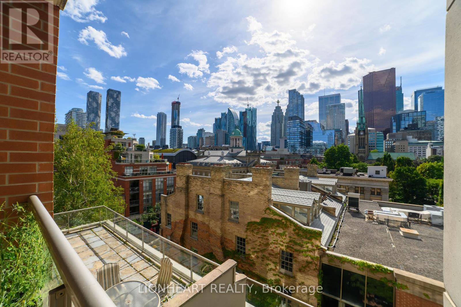 Photo 17 of 610 168 King Street, Toronto ON