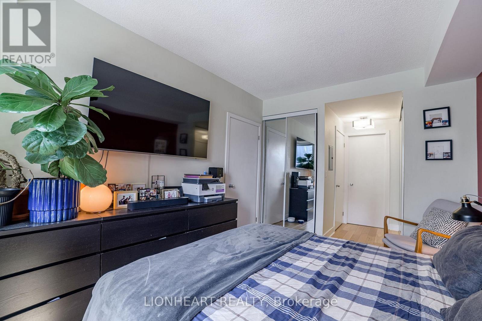 Photo 20 of 610 168 King Street, Toronto ON