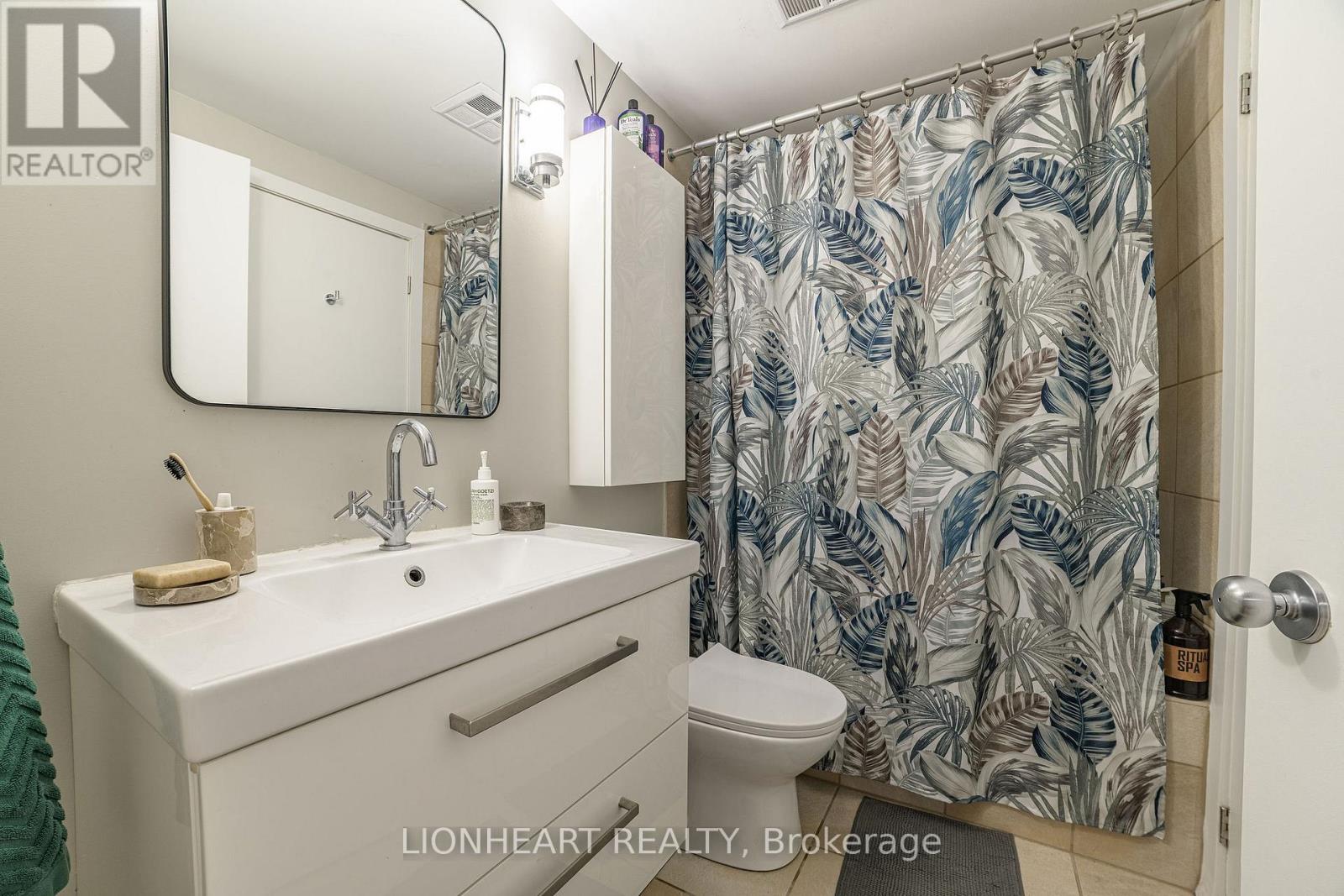 Photo 21 of 610 168 King Street, Toronto ON