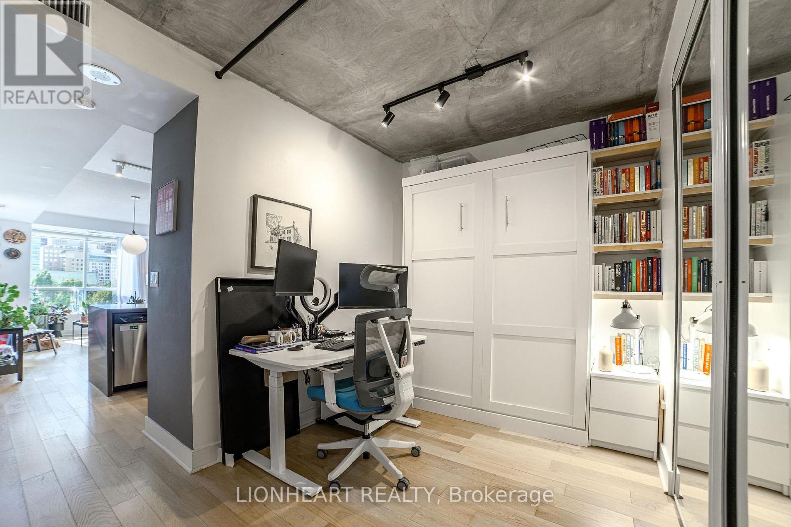Photo 23 of 610 168 King Street, Toronto ON
