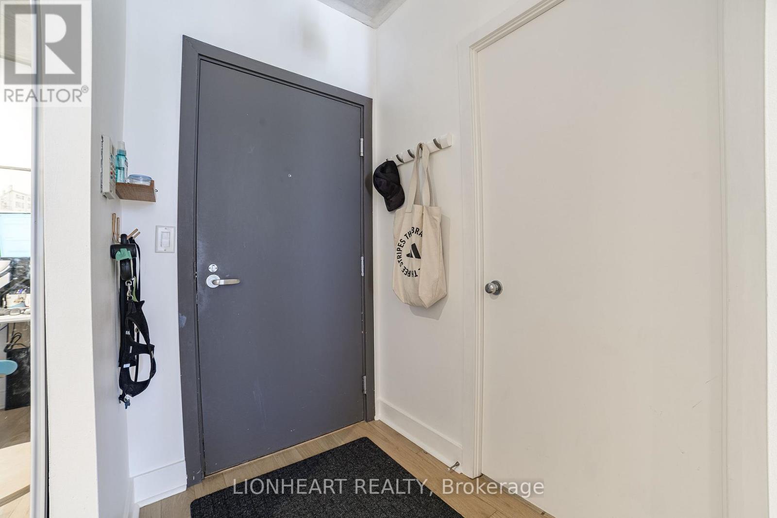 Photo 6 of 610 168 King Street, Toronto ON