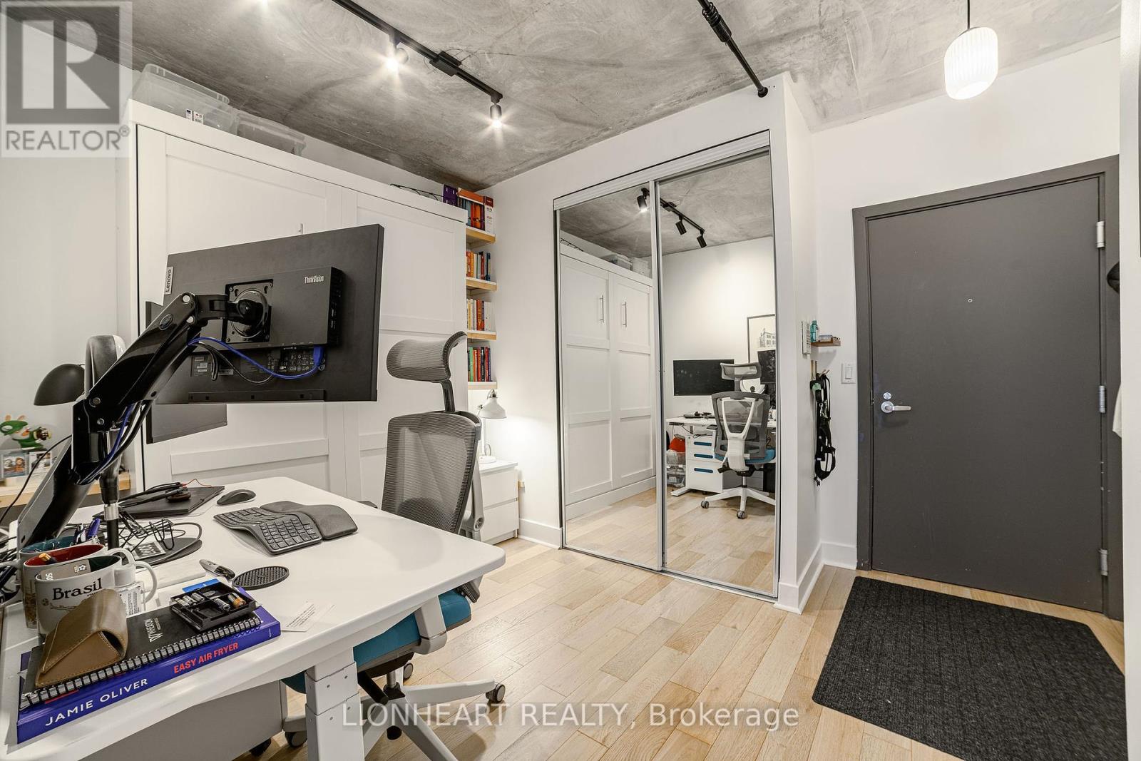 Photo 7 of 610 168 King Street, Toronto ON