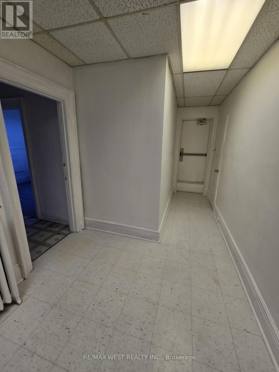 Photo 3 of 2 A 949 St Clair Avenue W, Toronto ON