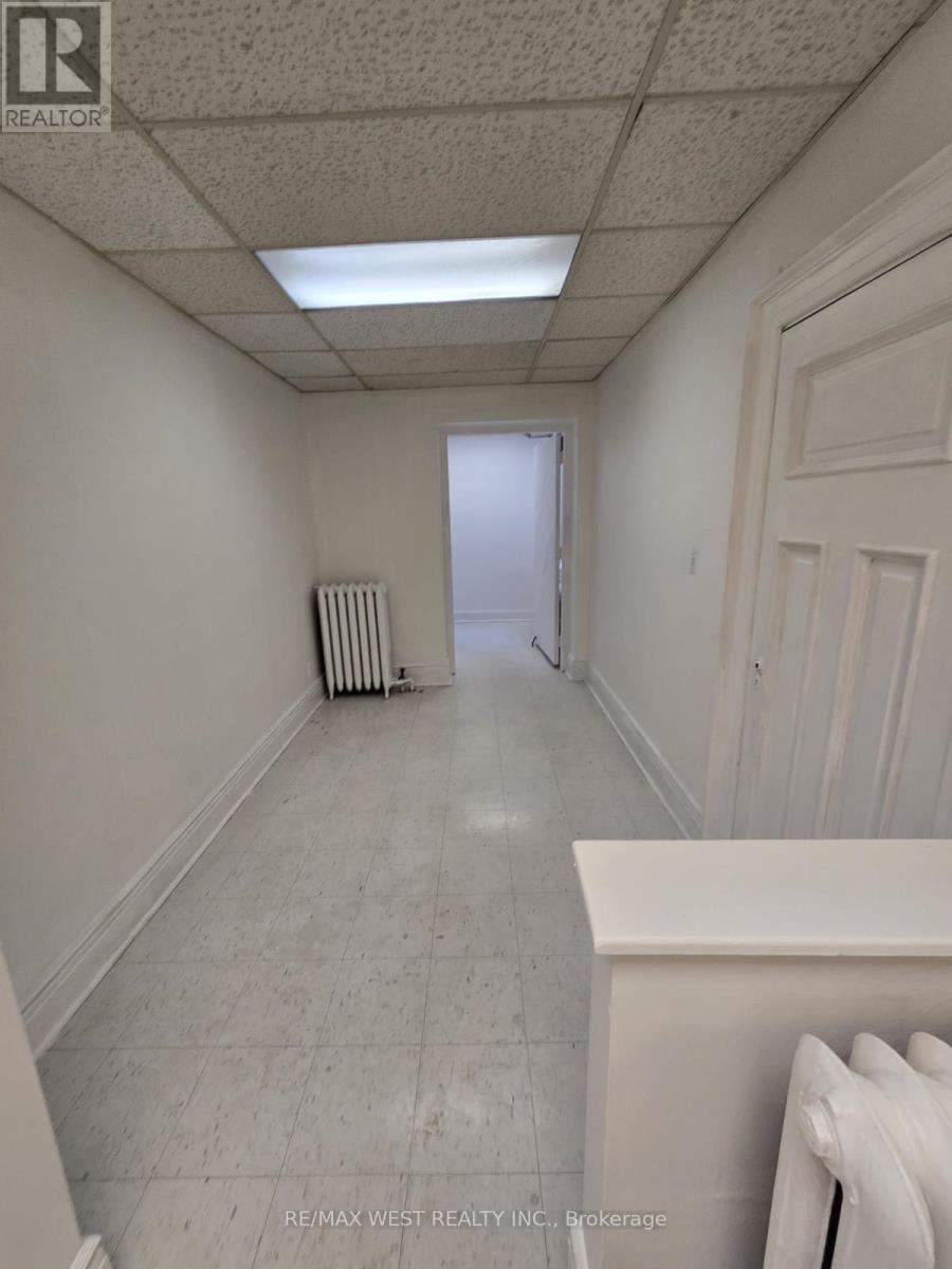 Photo 2 of 2 B 949 St Clair Avenue W, Toronto ON