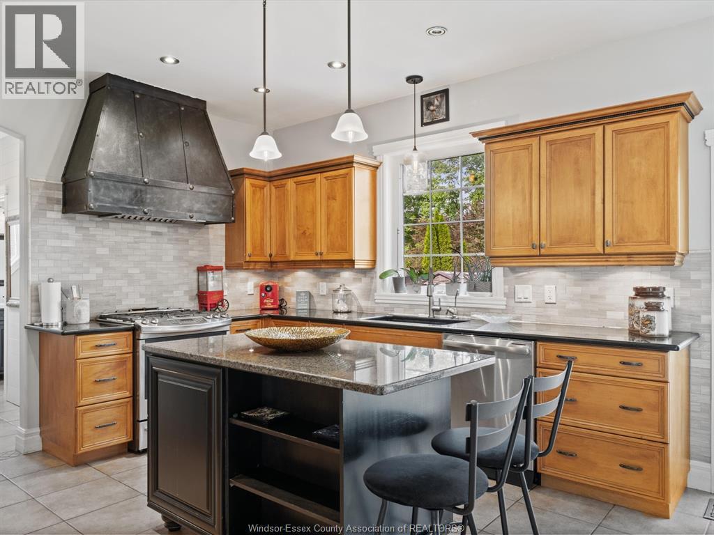 Photo 7 of 78 Joanne Court, Leamington ON