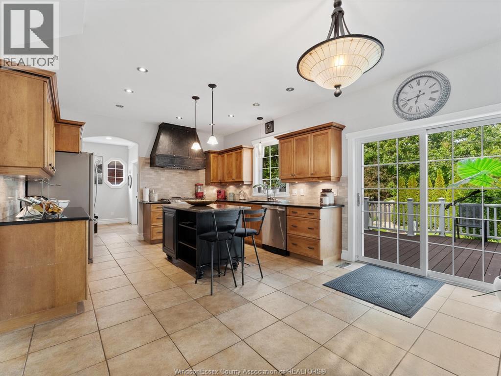 Photo 24 of 78 Joanne Court, Leamington ON