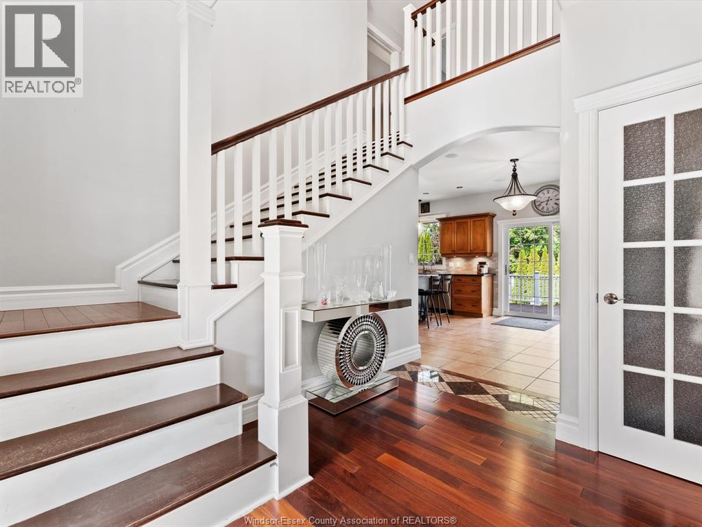 Photo 3 of 78 Joanne Court, Leamington ON
