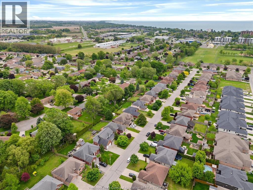Photo 46 of 78 Joanne Court, Leamington ON