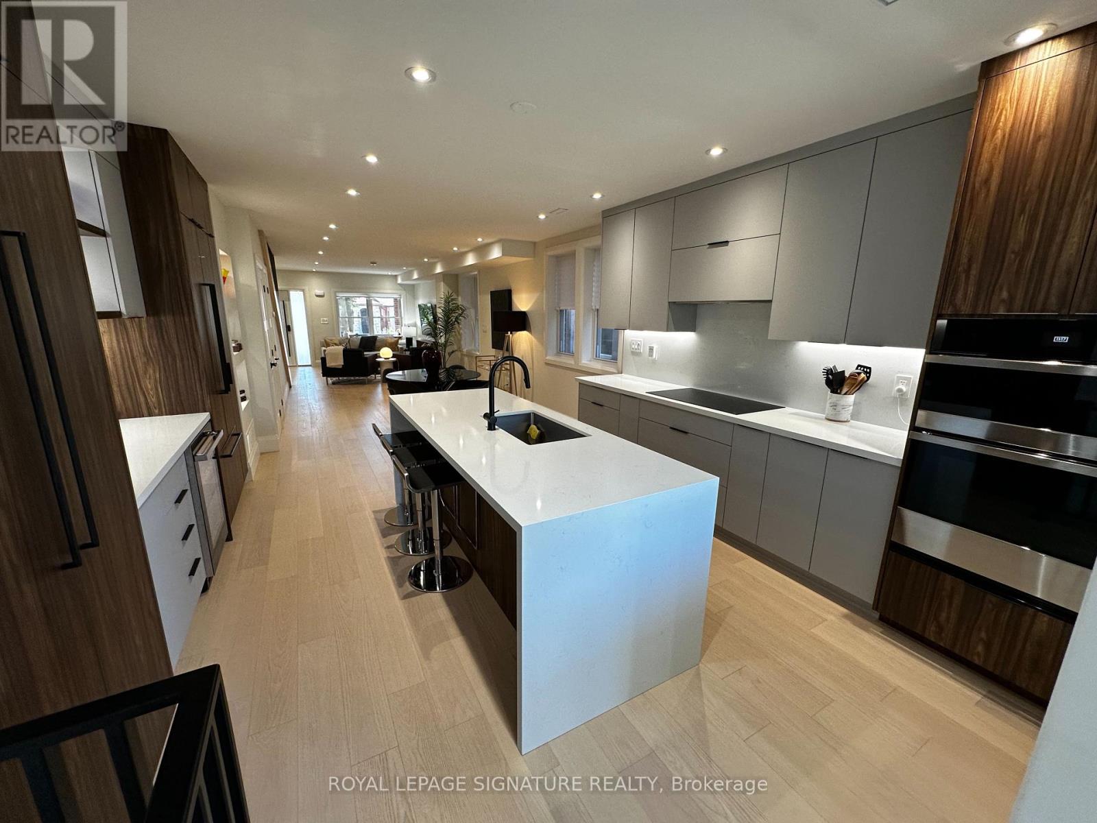Photo 12 of Upper 198 Earlscourt Avenue, Toronto ON