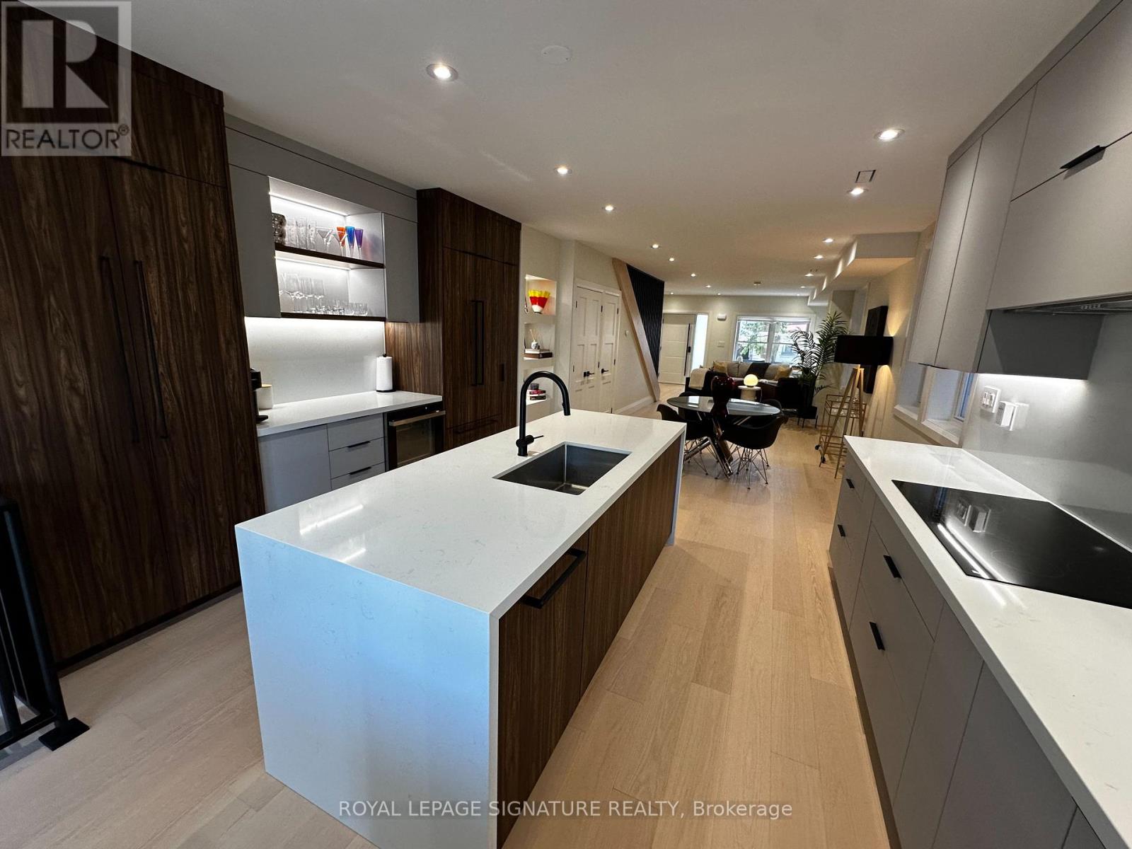 Photo 13 of Upper 198 Earlscourt Avenue, Toronto ON