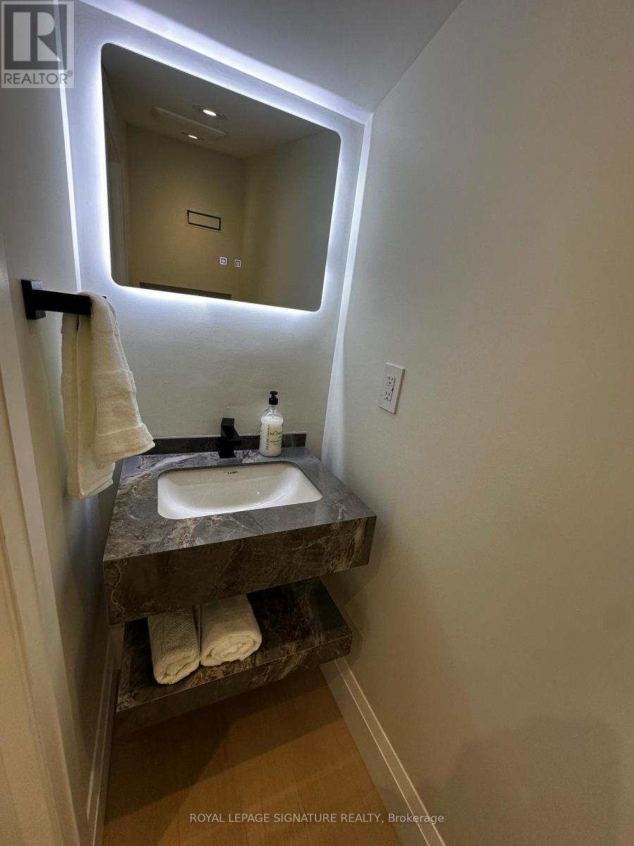 Photo 17 of Upper 198 Earlscourt Avenue, Toronto ON