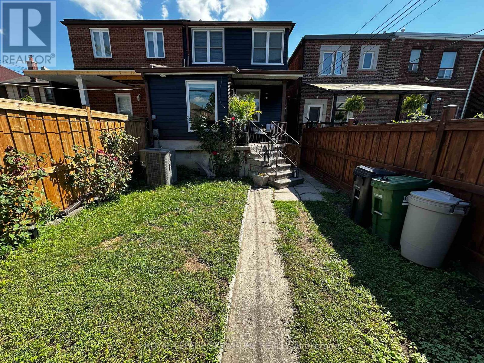 Photo 24 of Upper 198 Earlscourt Avenue, Toronto ON