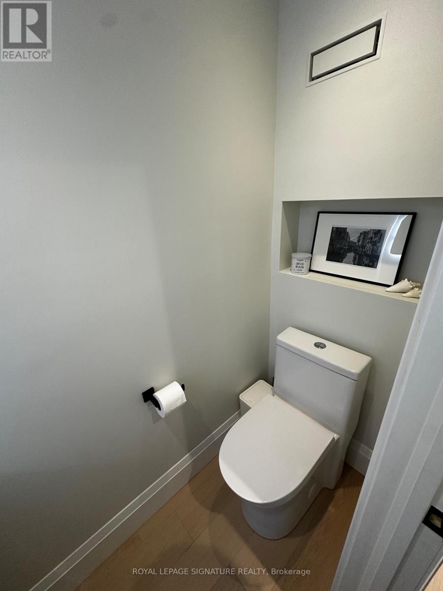 Photo 18 of Upper 198 Earlscourt Avenue, Toronto ON