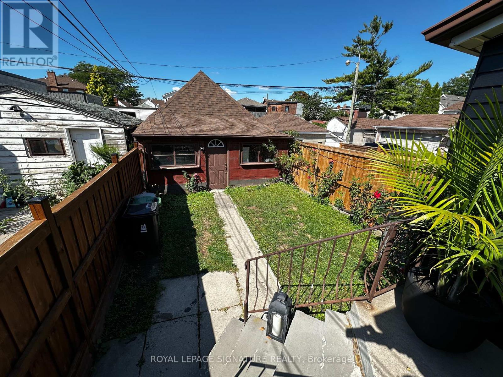 Photo 23 of Upper 198 Earlscourt Avenue, Toronto ON