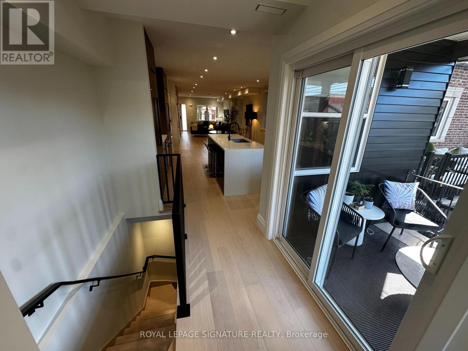 Photo 27 of Upper 198 Earlscourt Avenue, Toronto ON
