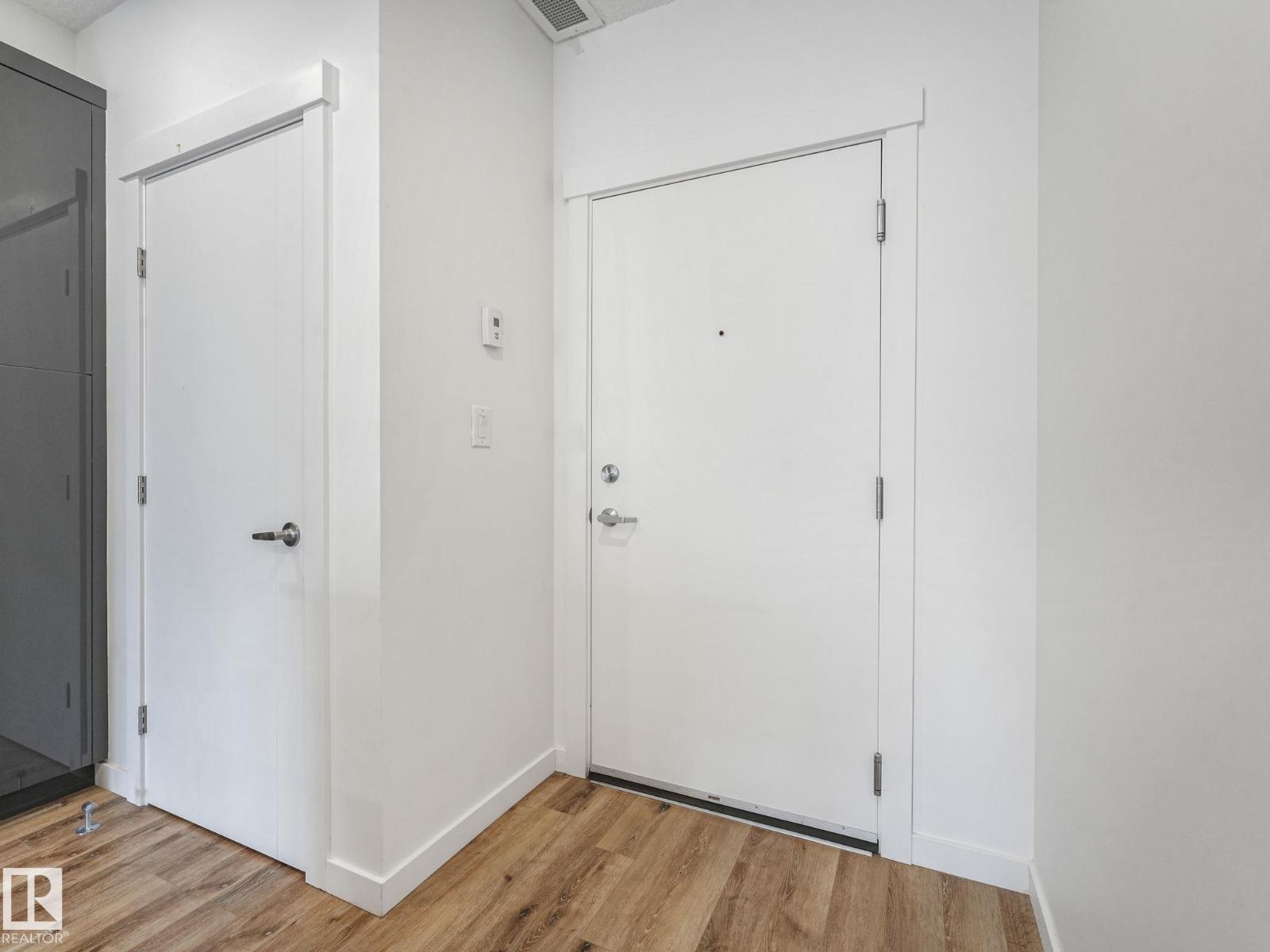 Photo 10 of 214 11503 76 Av Nw, Edmonton AB