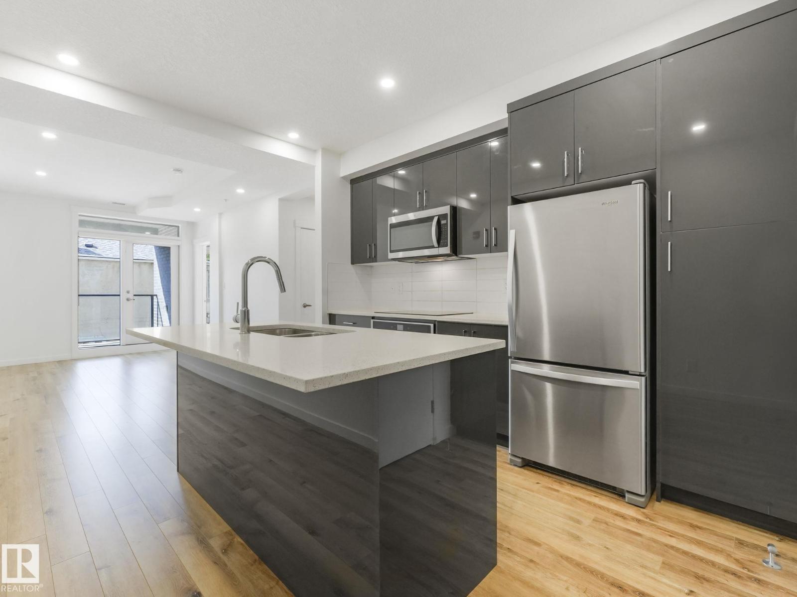 Photo 14 of 214 11503 76 Av Nw, Edmonton AB