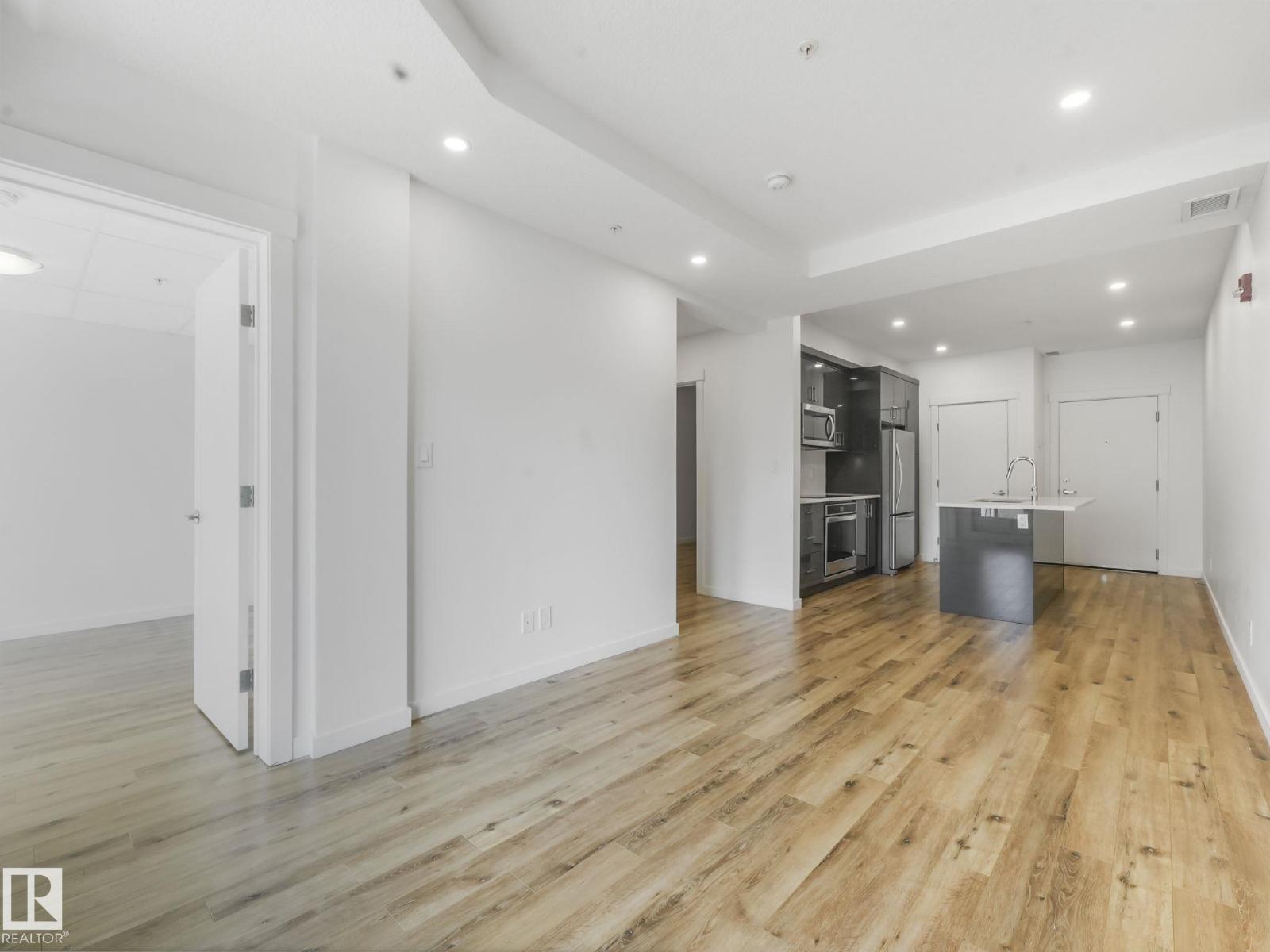 Photo 15 of 214 11503 76 Av Nw, Edmonton AB