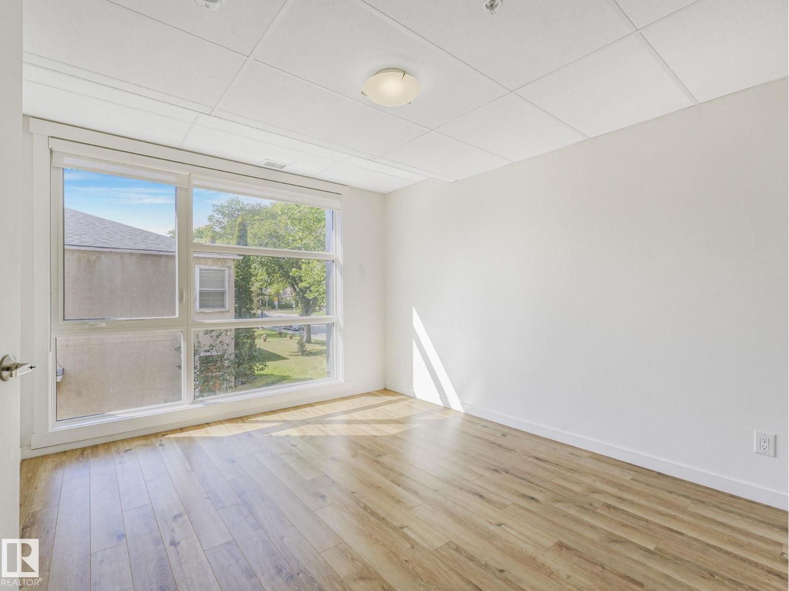 Photo 19 of 214 11503 76 Av Nw, Edmonton AB