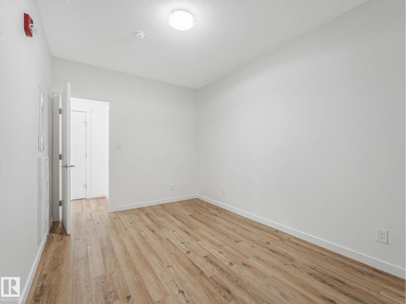 Photo 21 of 214 11503 76 Av Nw, Edmonton AB