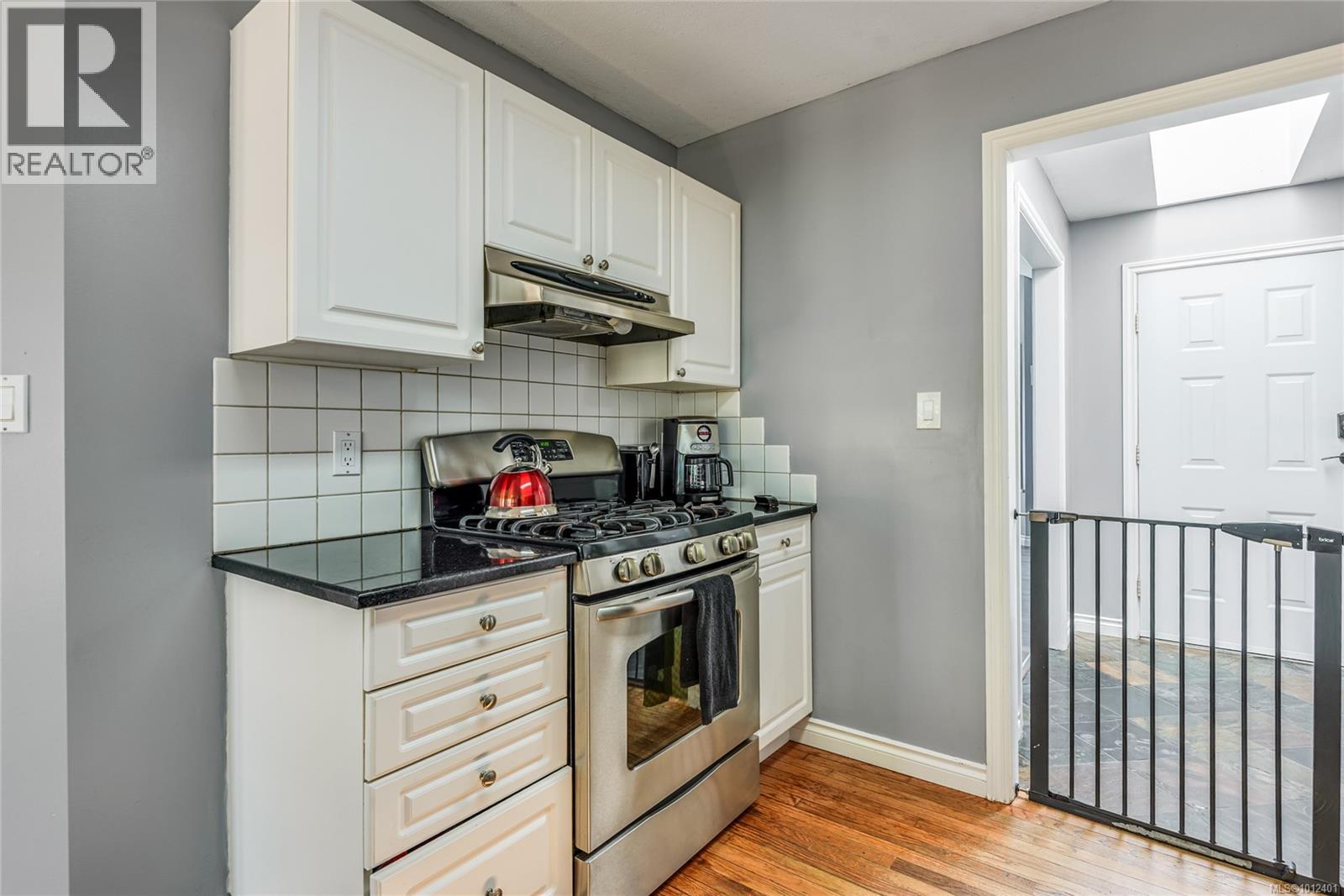 Photo 10 of 2702 Eden St, Campbell River BC
