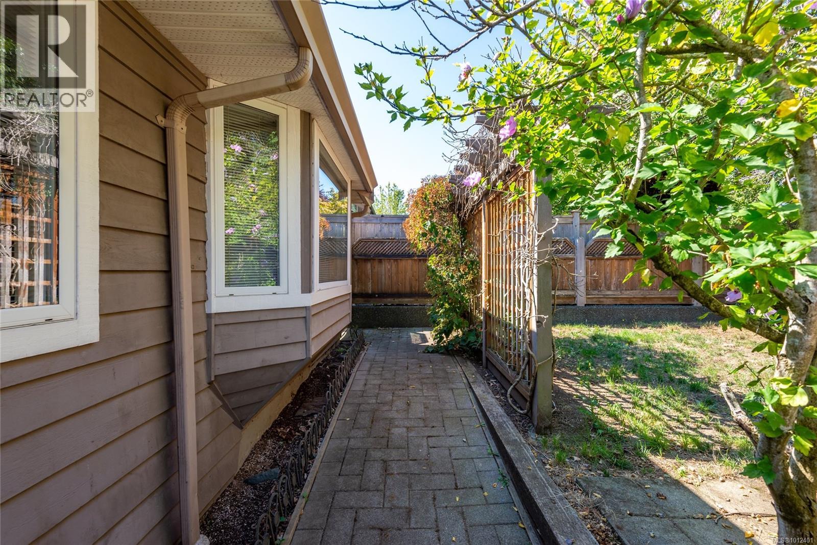 Photo 31 of 2702 Eden St, Campbell River BC