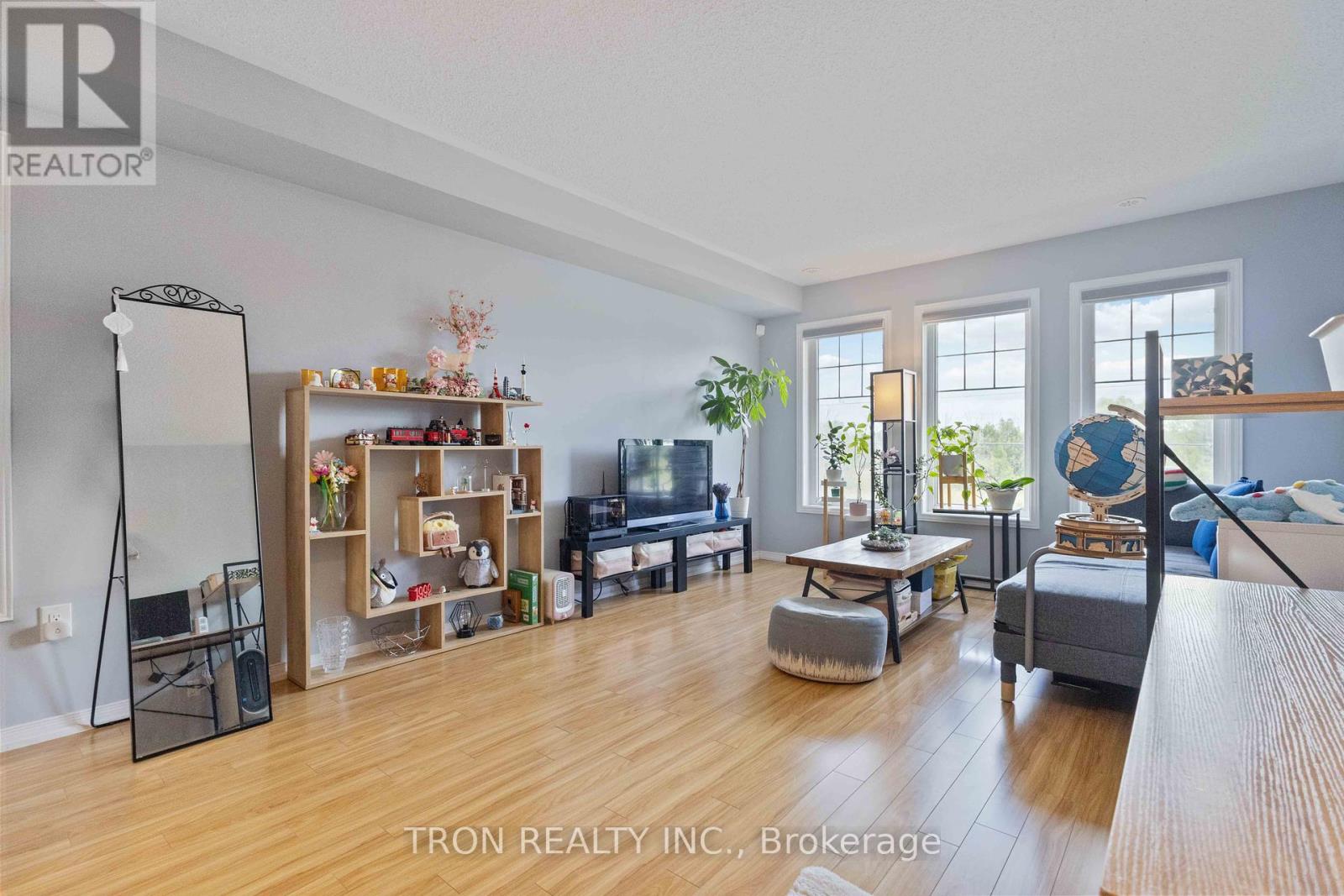 Photo 14 of 5253 Major Mackenzie Drive E, Markham ON