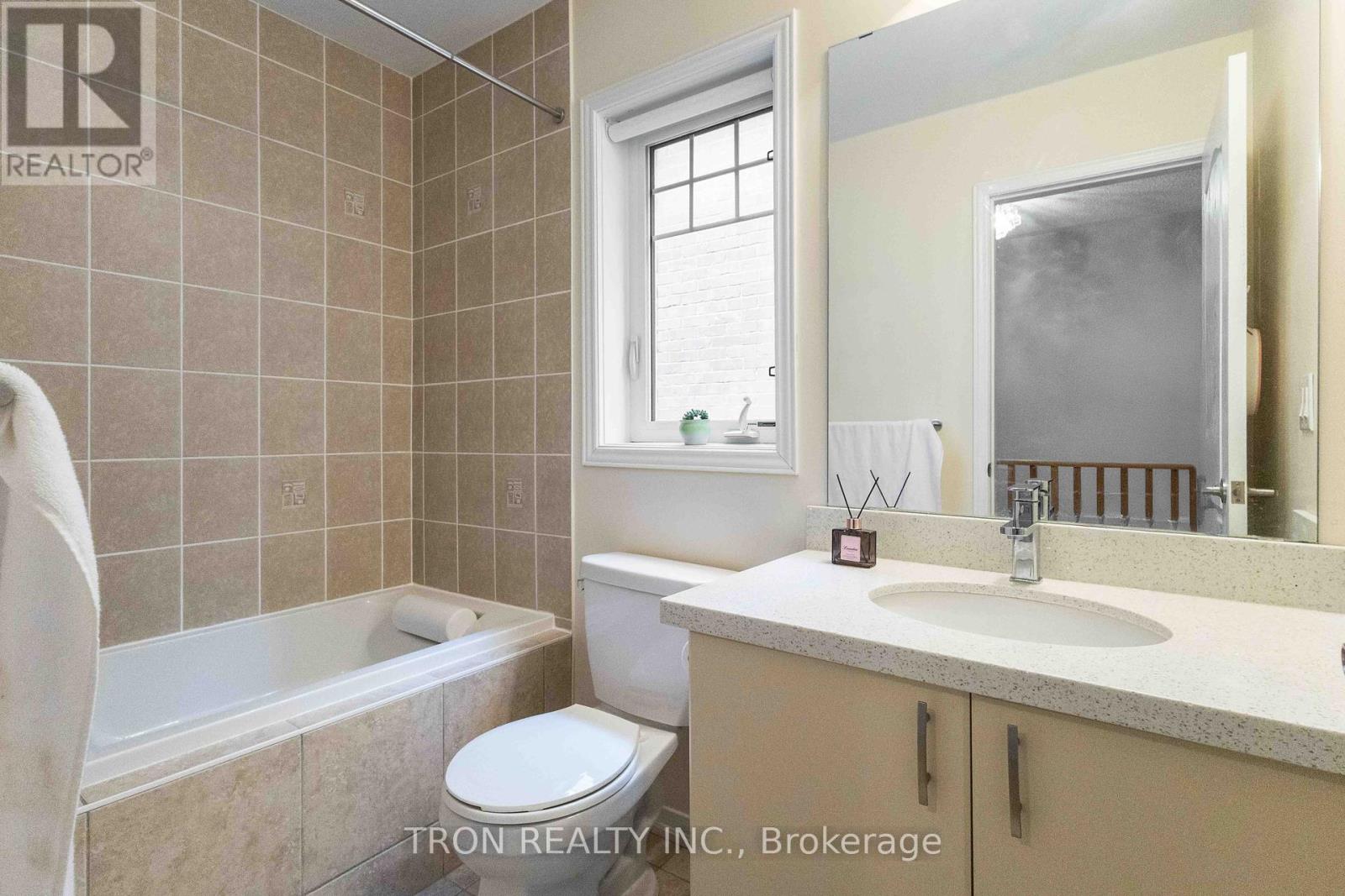 Photo 18 of 5253 Major Mackenzie Drive E, Markham ON