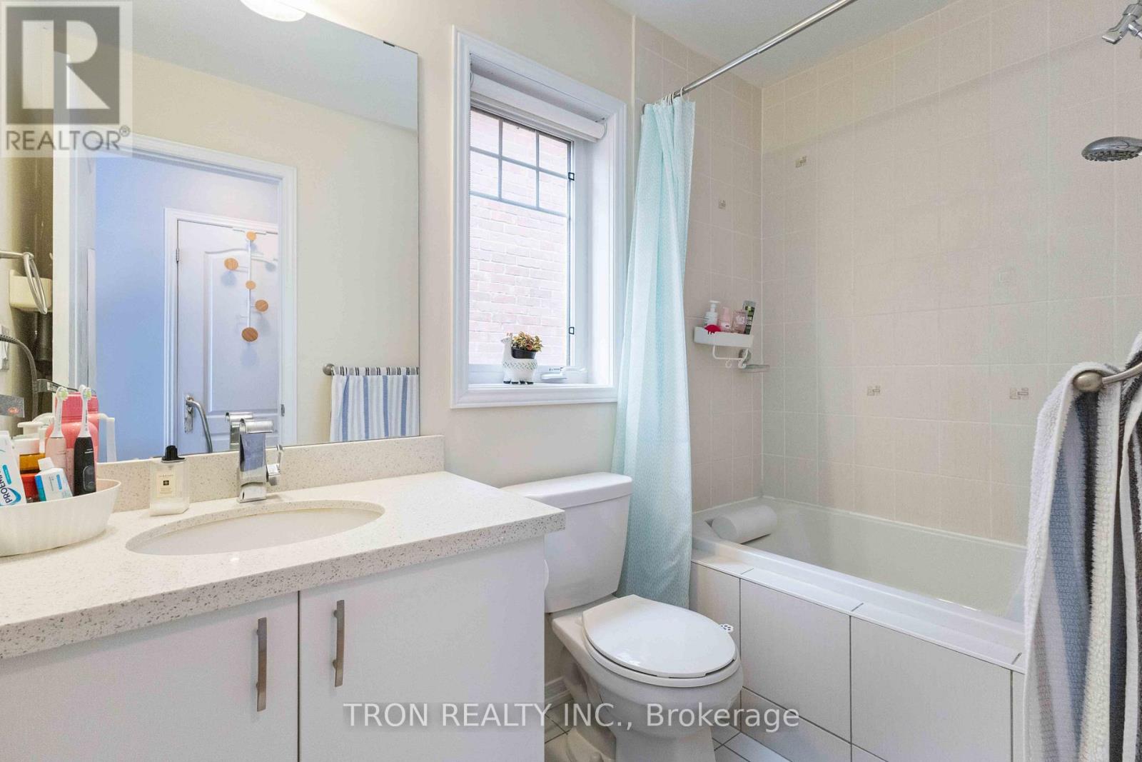 Photo 19 of 5253 Major Mackenzie Drive E, Markham ON