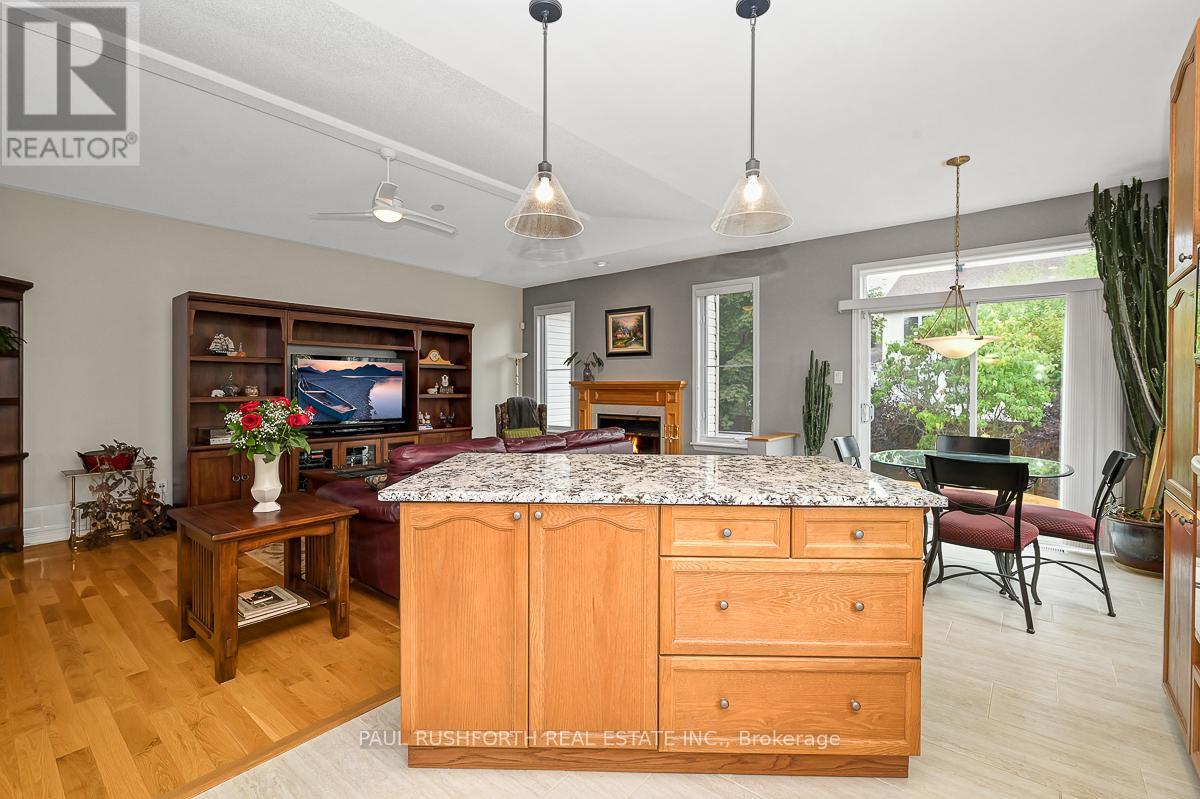 Photo 10 of 48 Greenhaven Crescent, Ottawa ON