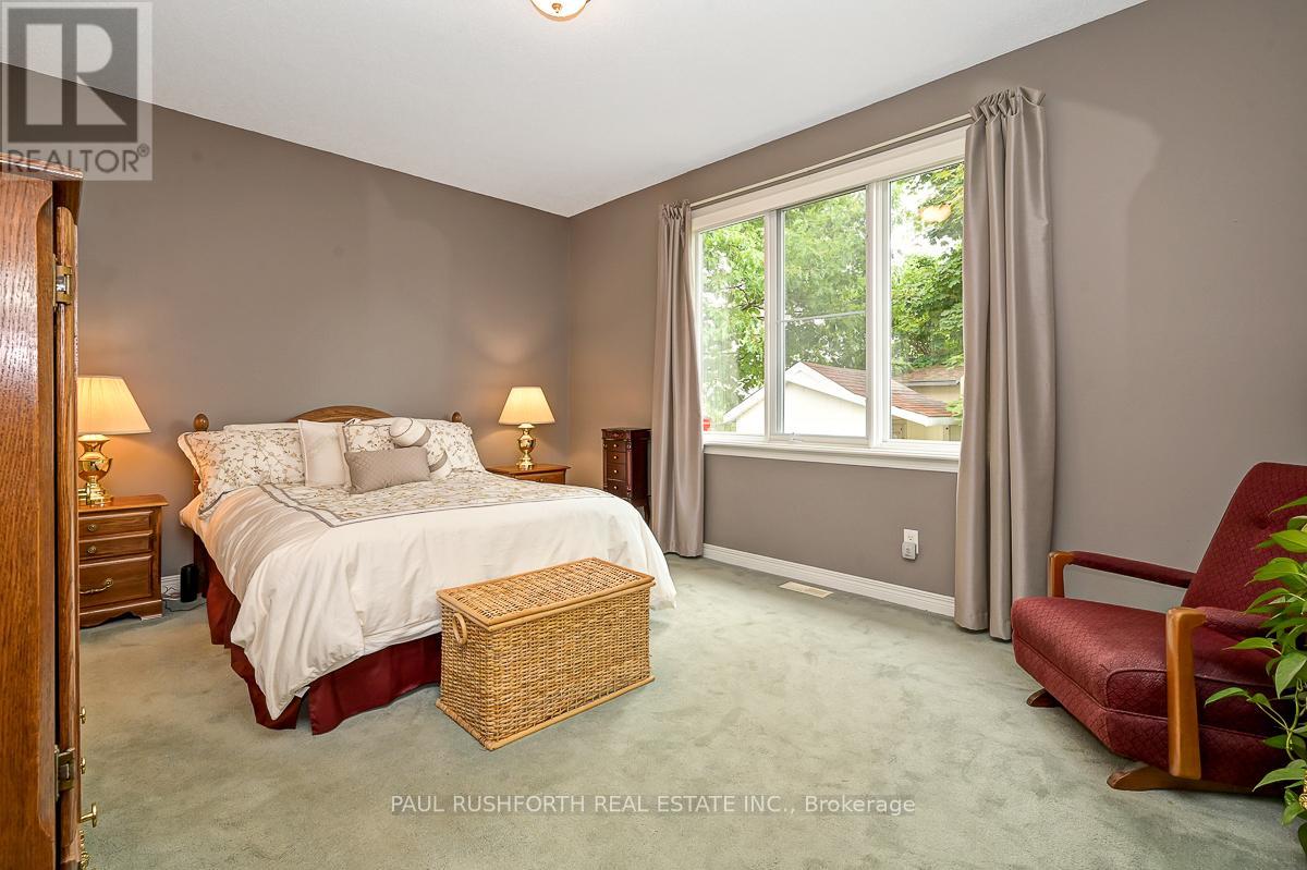 Photo 14 of 48 Greenhaven Crescent, Ottawa ON