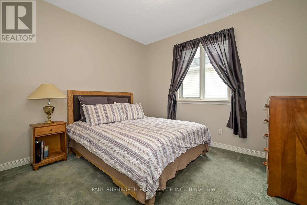 Photo 17 of 48 Greenhaven Crescent, Ottawa ON