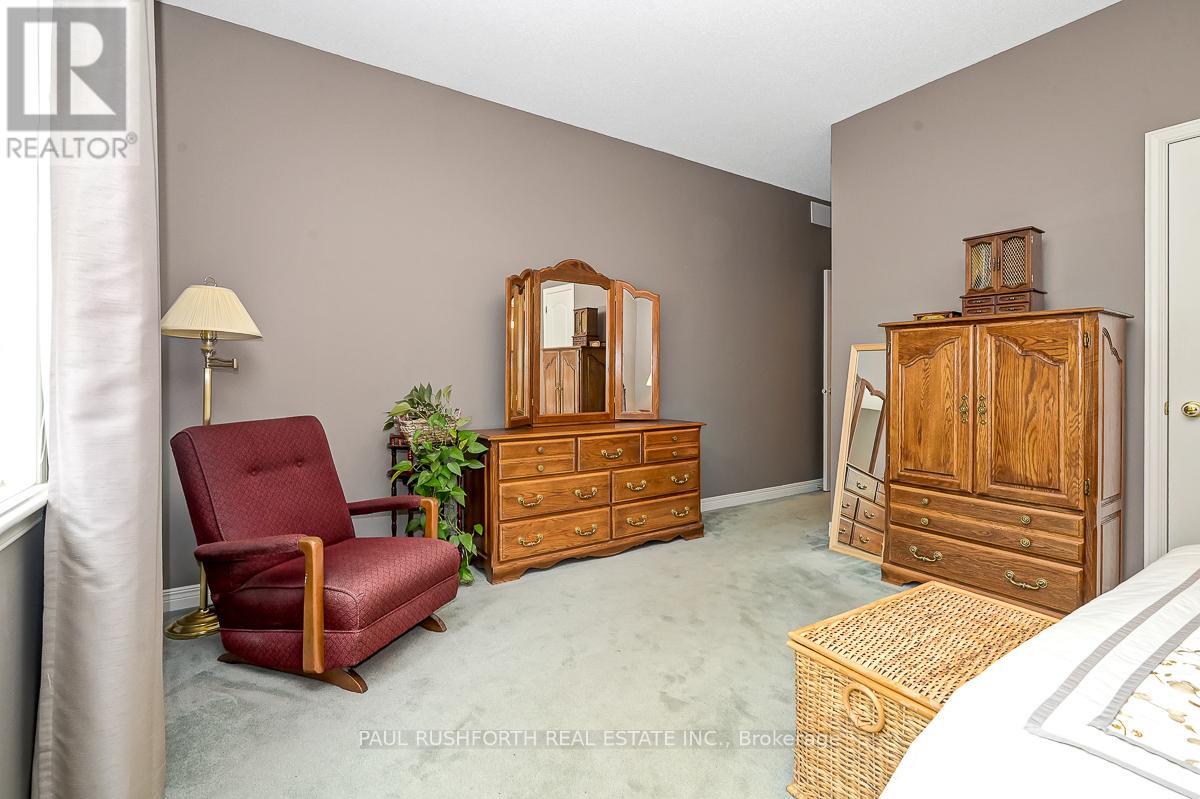 Photo 15 of 48 Greenhaven Crescent, Ottawa ON