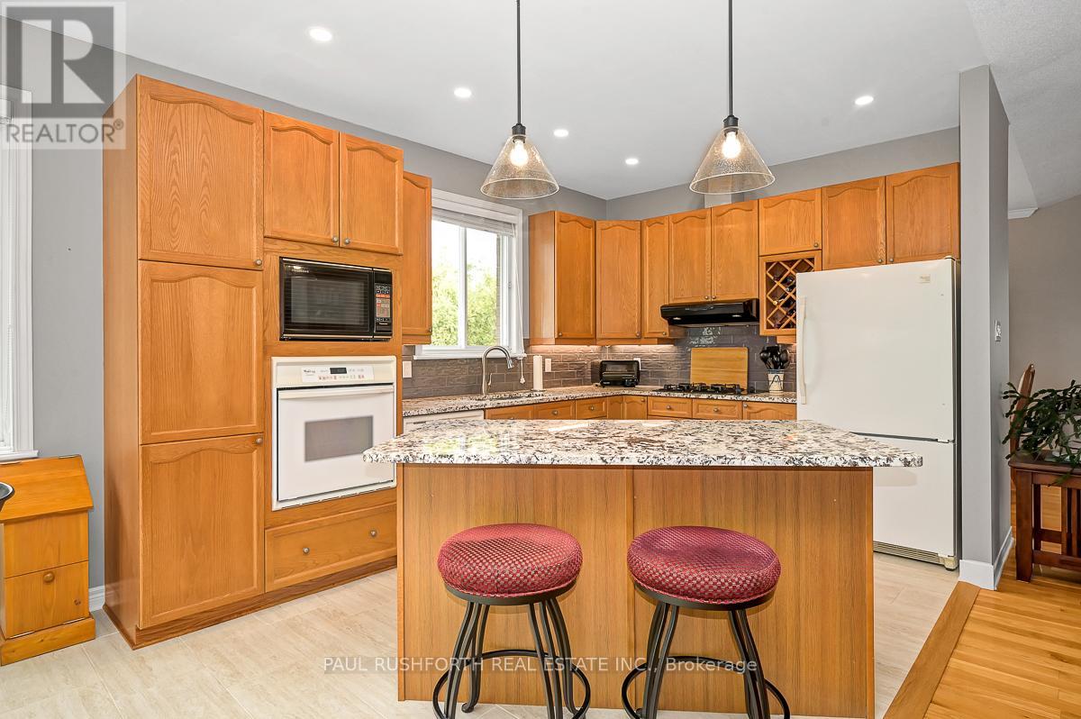 Photo 8 of 48 Greenhaven Crescent, Ottawa ON