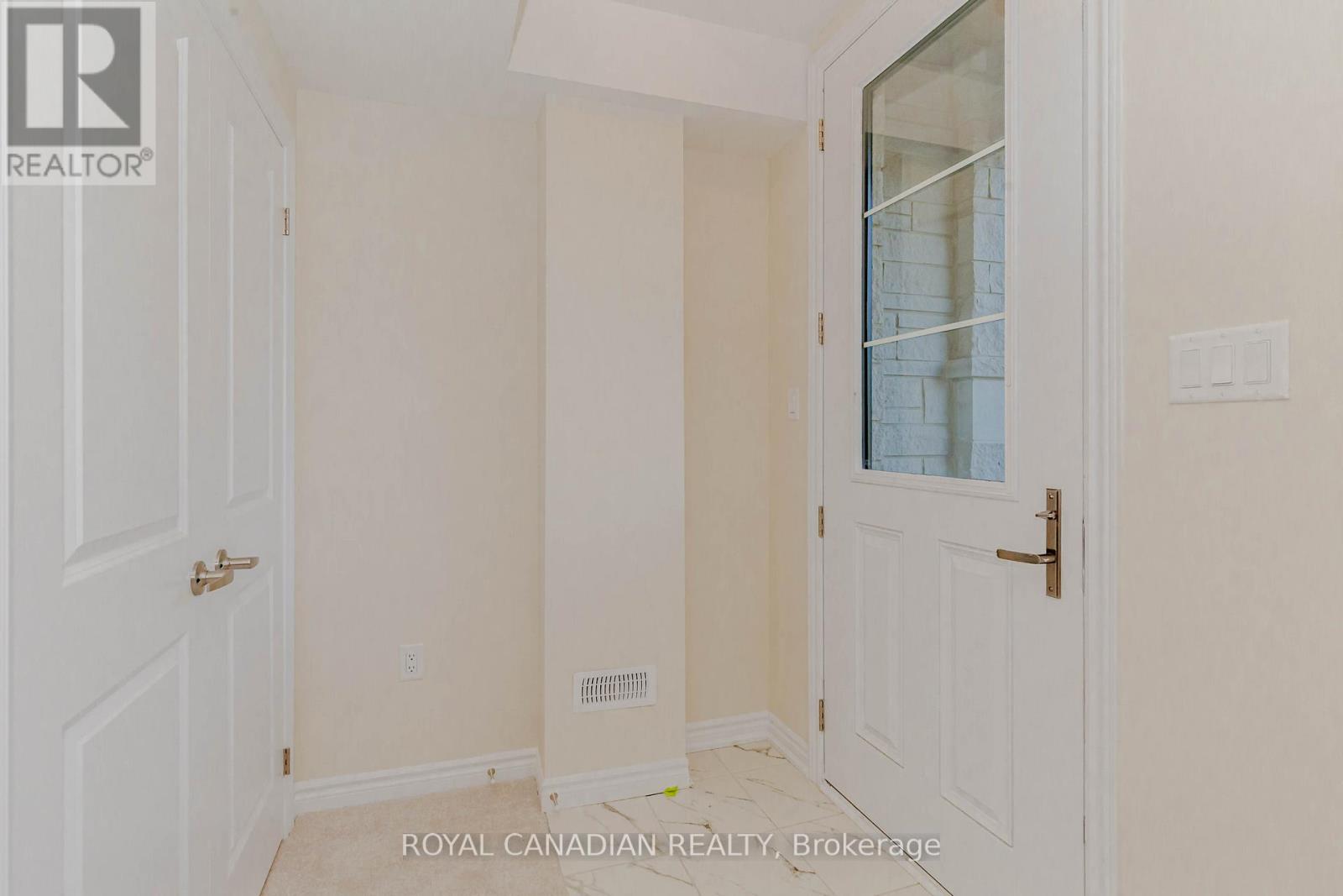 Photo 12 of 1453 National Common, Burlington ON