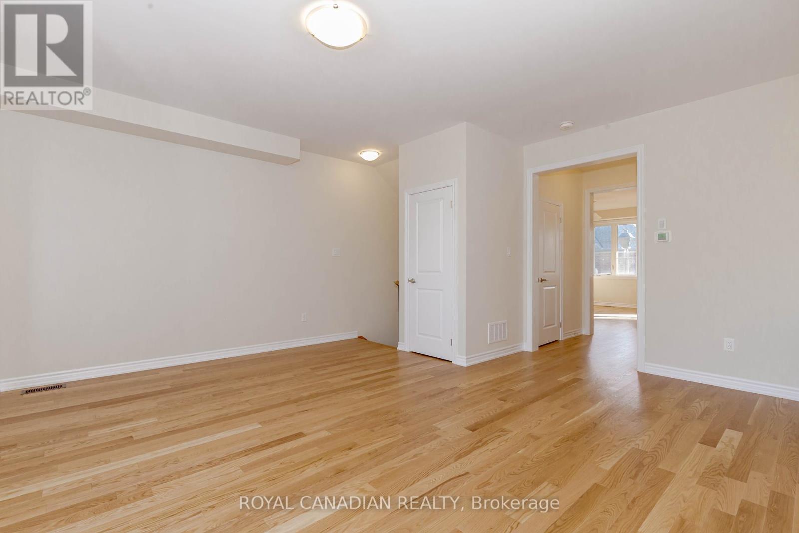 Photo 18 of 1453 National Common, Burlington ON