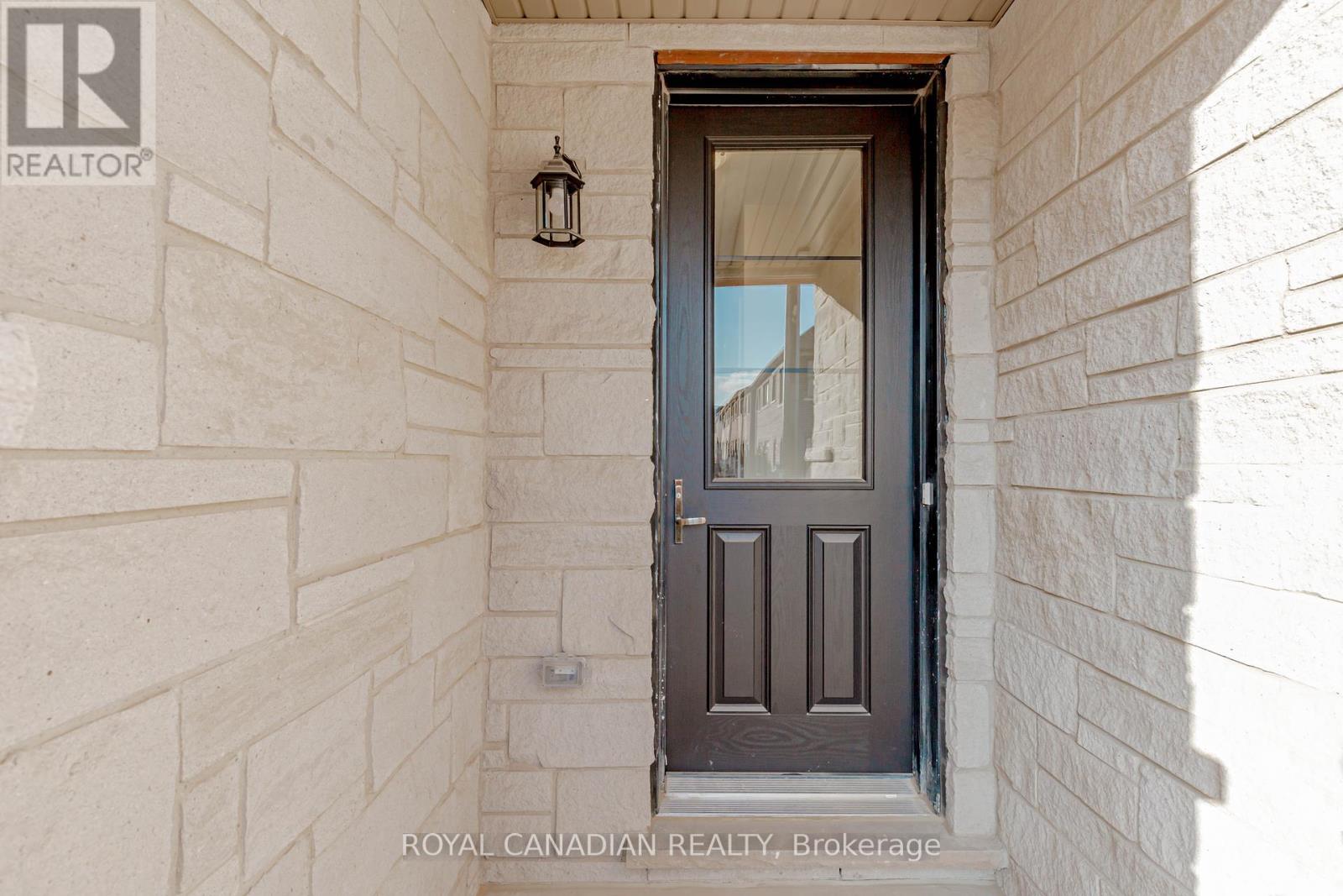 Photo 5 of 1453 National Common, Burlington ON
